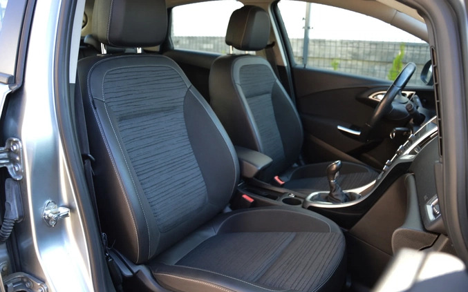 Opel Astra cena 32900 przebieg: 180000, rok produkcji 2014 z Płock małe 562